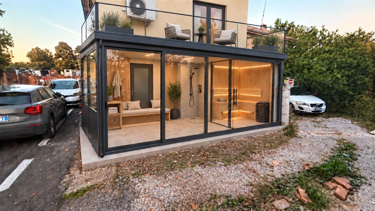 Veranda in alluminio e vetro con ante scorrevoli