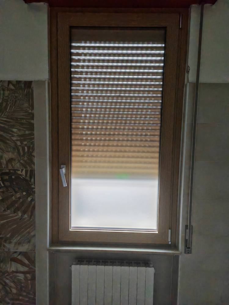 Portafinestra in PVC effetto legno, vetro satinato